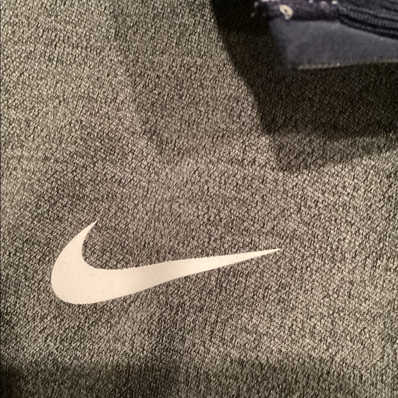 Nike Men’s 3/4 Zip Penn State Long Sleeve Sweatshirt - Picture 6 of 7